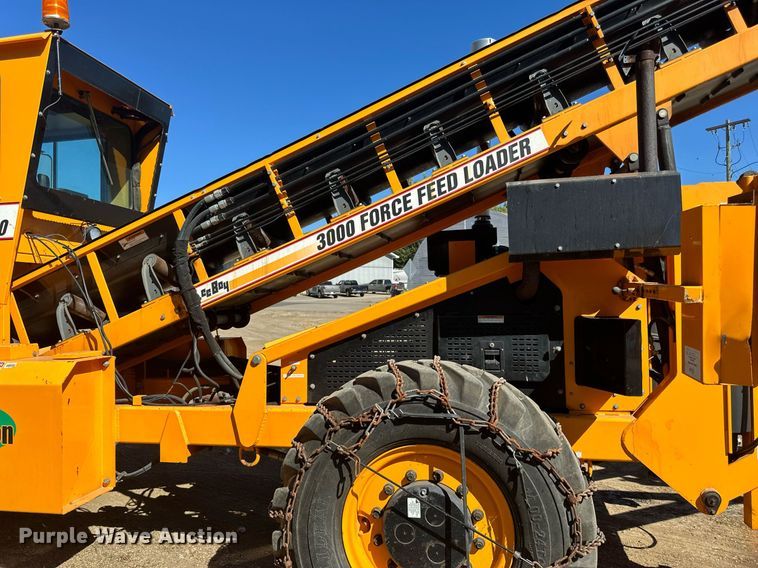 image for item DN0801 2011 LeeBoy 3000 windrow elevator