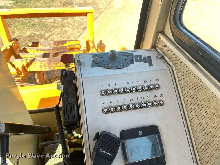 image for item DN0801 2011 LeeBoy 3000 windrow elevator