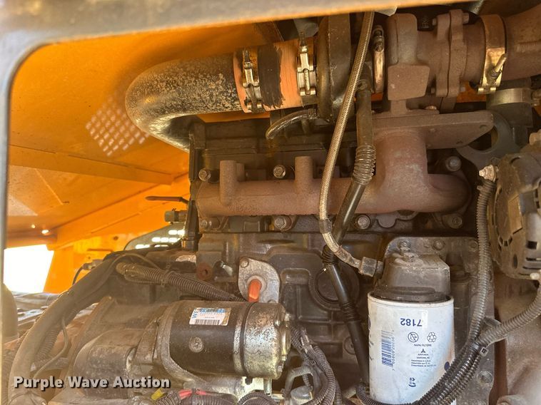 image for item DN0801 2011 LeeBoy 3000 windrow elevator