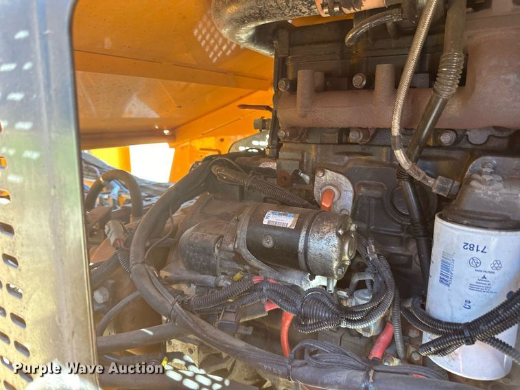 image for item DN0801 2011 LeeBoy 3000 windrow elevator