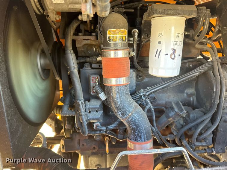 image for item DN0801 2011 LeeBoy 3000 windrow elevator