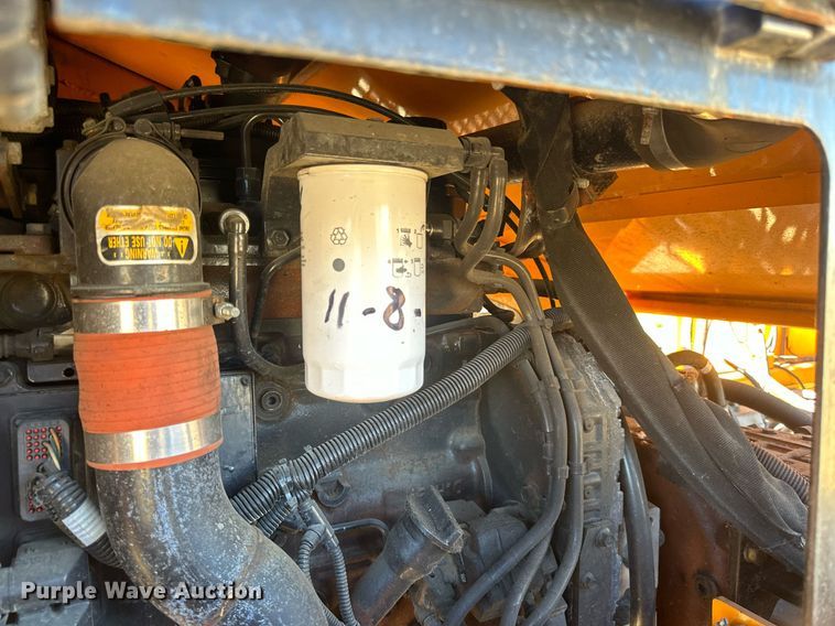 image for item DN0801 2011 LeeBoy 3000 windrow elevator