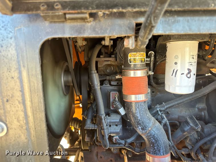 image for item DN0801 2011 LeeBoy 3000 windrow elevator