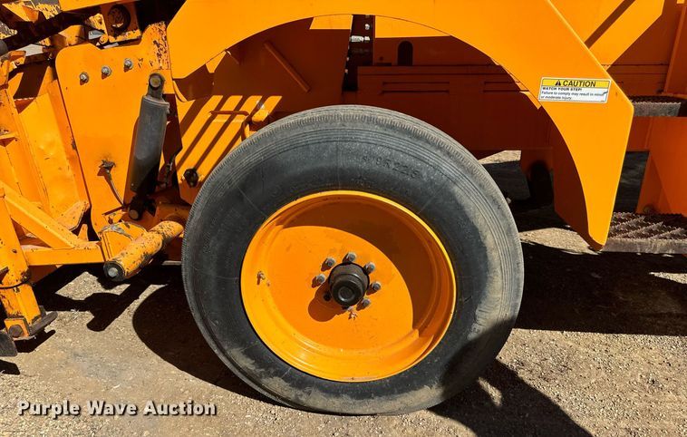 image for item DN0801 2011 LeeBoy 3000 windrow elevator