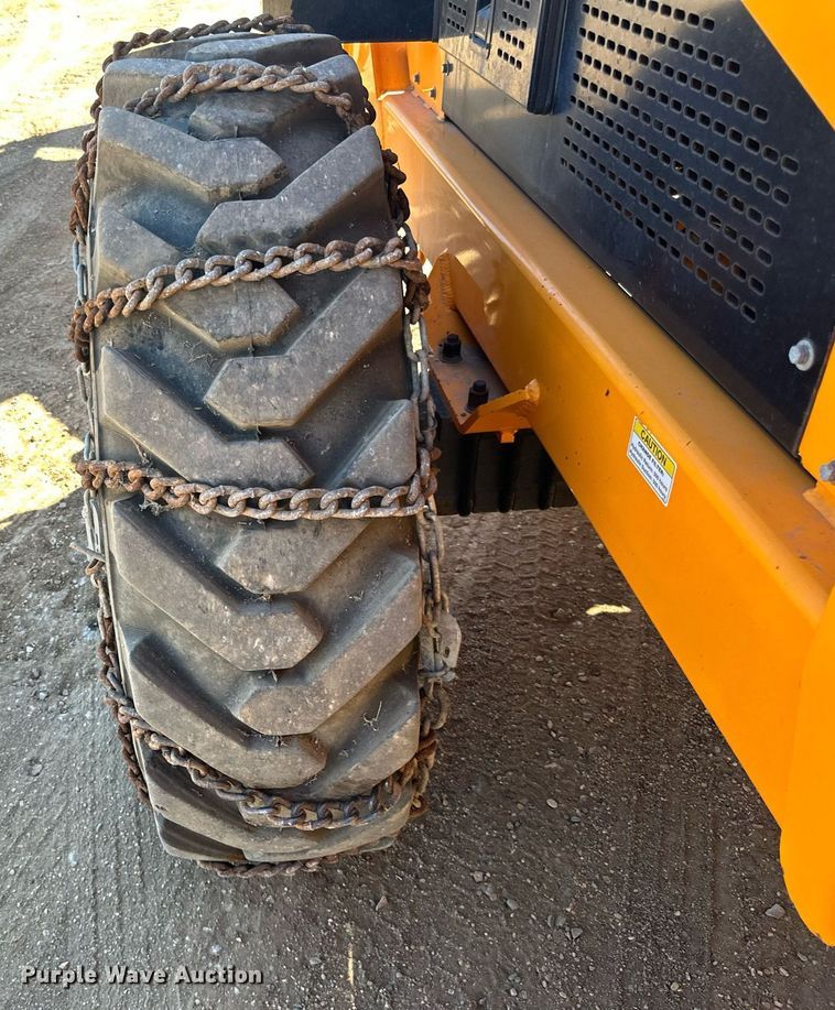 image for item DN0801 2011 LeeBoy 3000 windrow elevator