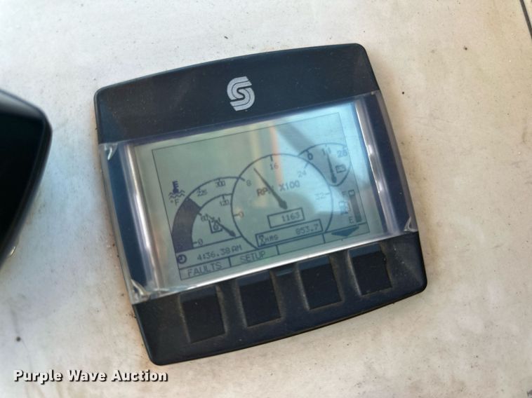 image for item DN0801 2011 LeeBoy 3000 windrow elevator