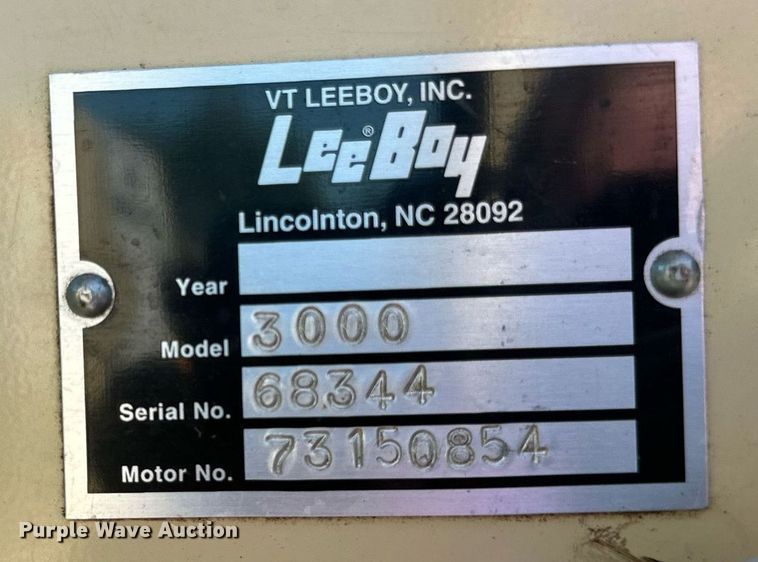 image for item DN0801 2011 LeeBoy 3000 windrow elevator