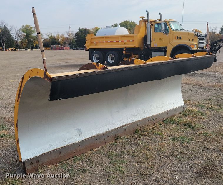 image for item DN3583 2006 Monroe snow plow