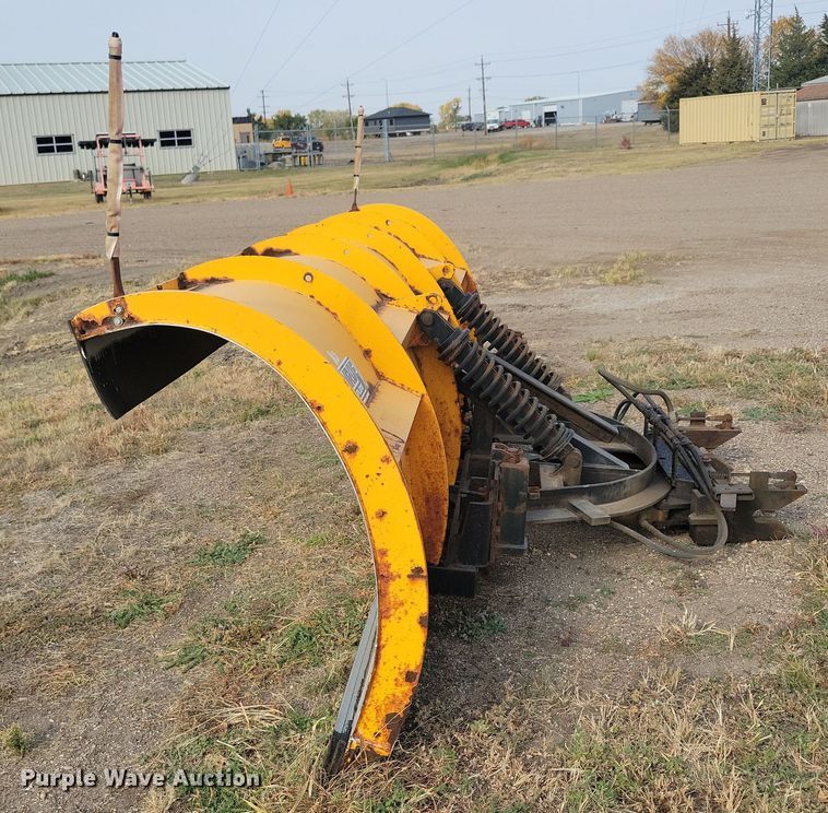 image for item DN3583 2006 Monroe snow plow