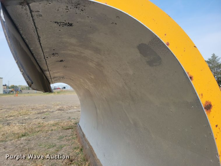 image for item DN3583 2006 Monroe snow plow