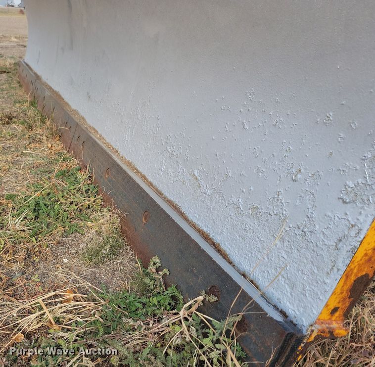 image for item DN3583 2006 Monroe snow plow