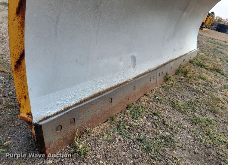 image for item DN3583 2006 Monroe snow plow