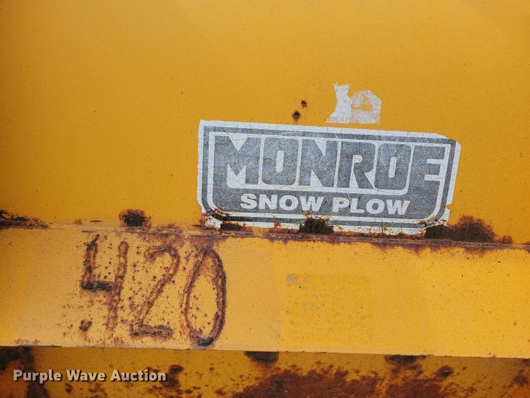 image for item DN3583 2006 Monroe snow plow