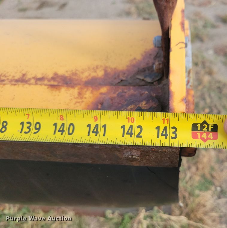 image for item DN3583 2006 Monroe snow plow