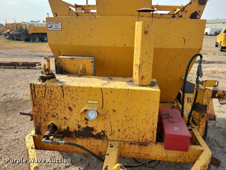 image for item DN3585 2006 Marathon asphalt heater trailer