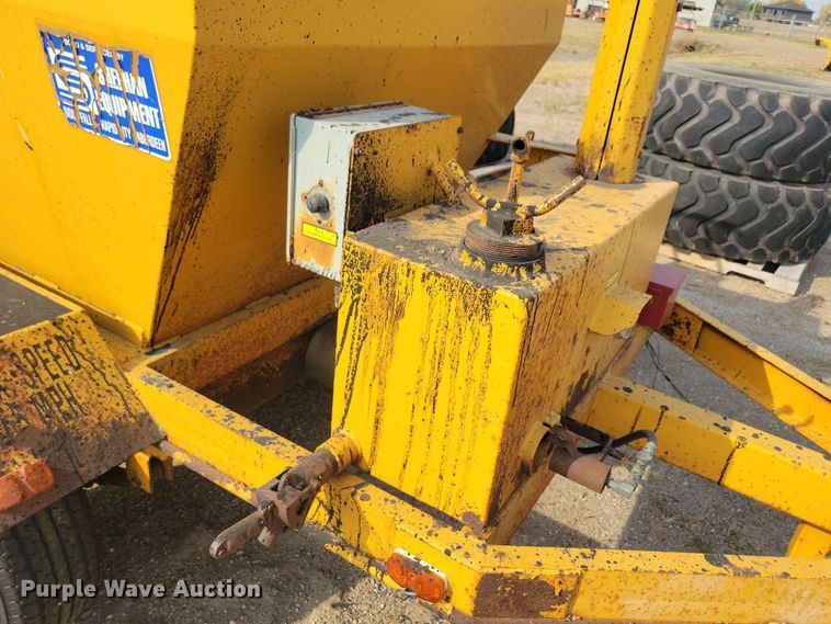 image for item DN3585 2006 Marathon asphalt heater trailer