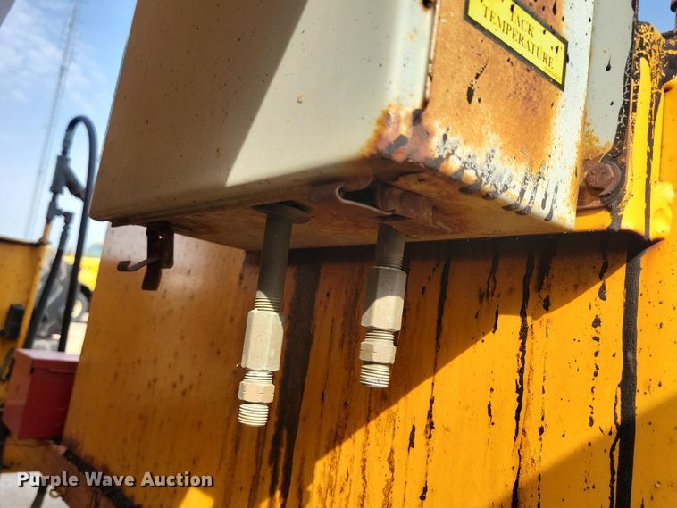 image for item DN3585 2006 Marathon asphalt heater trailer