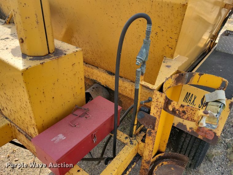 image for item DN3585 2006 Marathon asphalt heater trailer