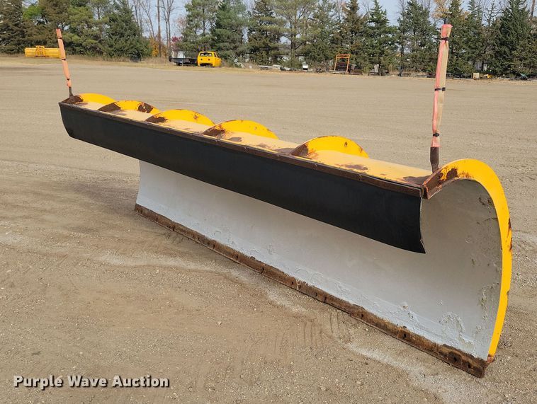 image for item DN3586 2008 Monroe MP48R12-ISCT snow plow