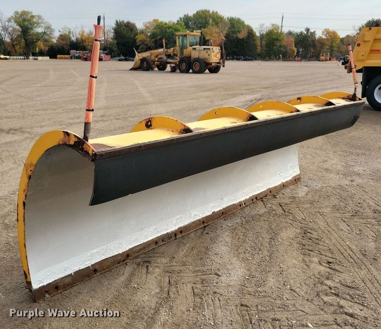 image for item DN3586 2008 Monroe MP48R12-ISCT snow plow