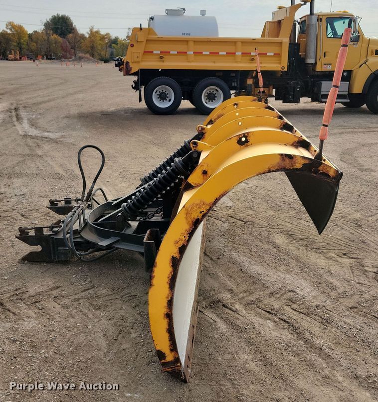 image for item DN3586 2008 Monroe MP48R12-ISCT snow plow
