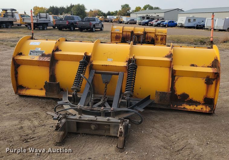 image for item DN3586 2008 Monroe MP48R12-ISCT snow plow