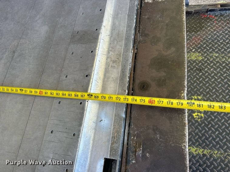 image for item DO1738 2002 Ford E450 Super Duty delivery truck