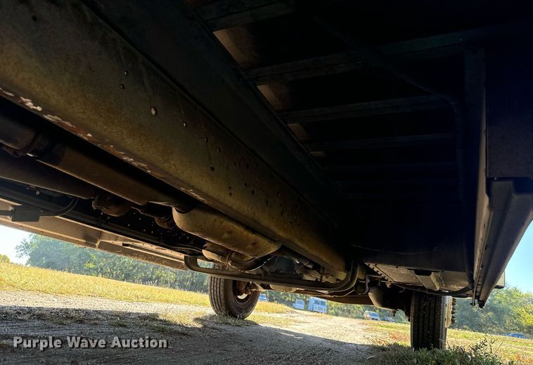 image for item DO1738 2002 Ford E450 Super Duty delivery truck