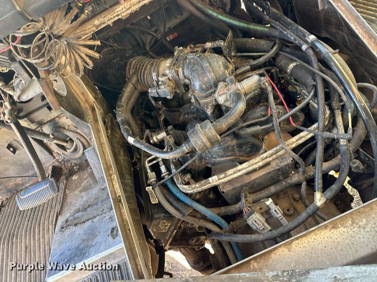 image for item DO1738 2002 Ford E450 Super Duty delivery truck