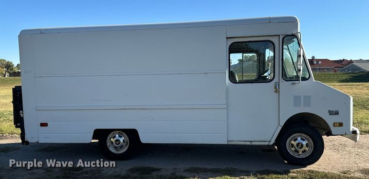 image for item DO1739 1990 Chevrolet  Step Van 30 delivery truck