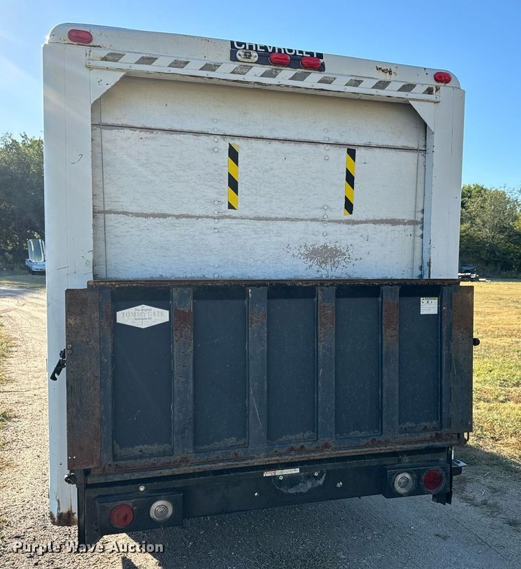 image for item DO1739 1990 Chevrolet  Step Van 30 delivery truck