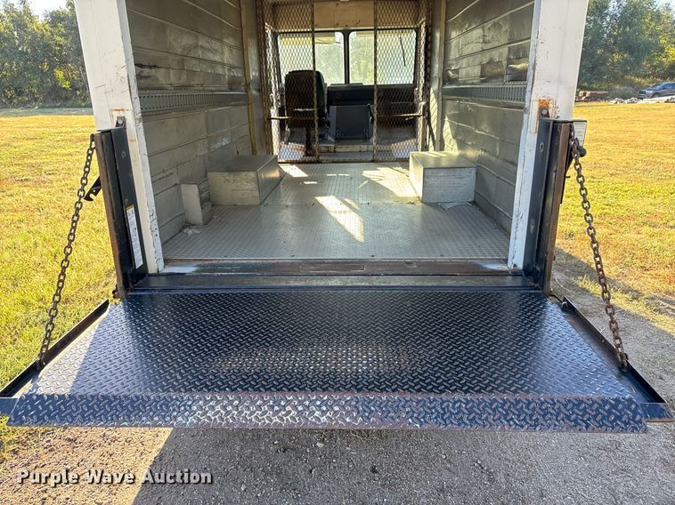 image for item DO1739 1990 Chevrolet  Step Van 30 delivery truck