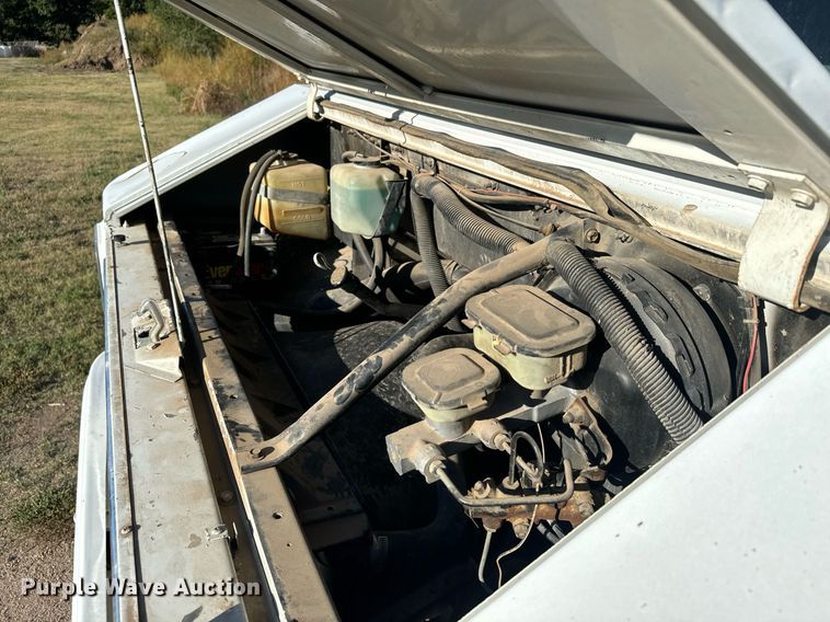 image for item DO1739 1990 Chevrolet  Step Van 30 delivery truck