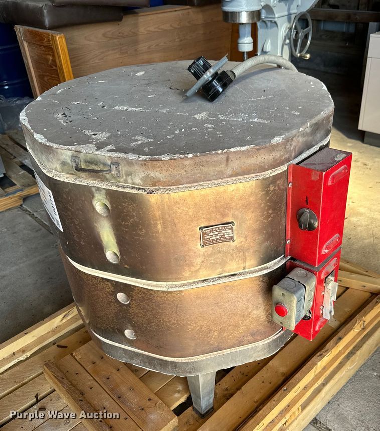 image for item DO1742 Skutt 230 electric kiln