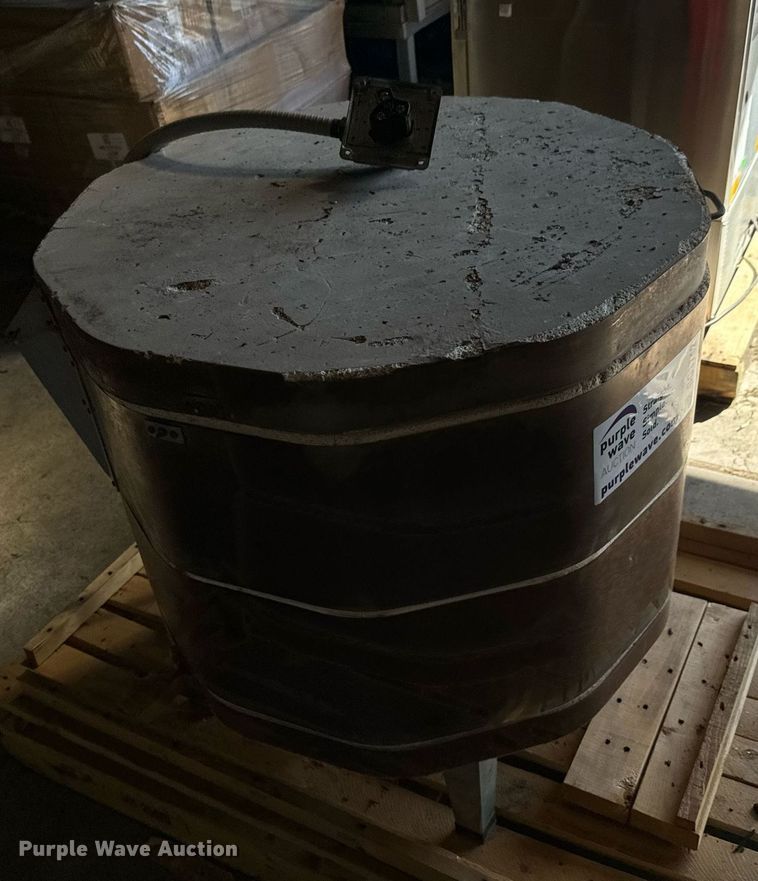 image for item DO1742 Skutt 230 electric kiln