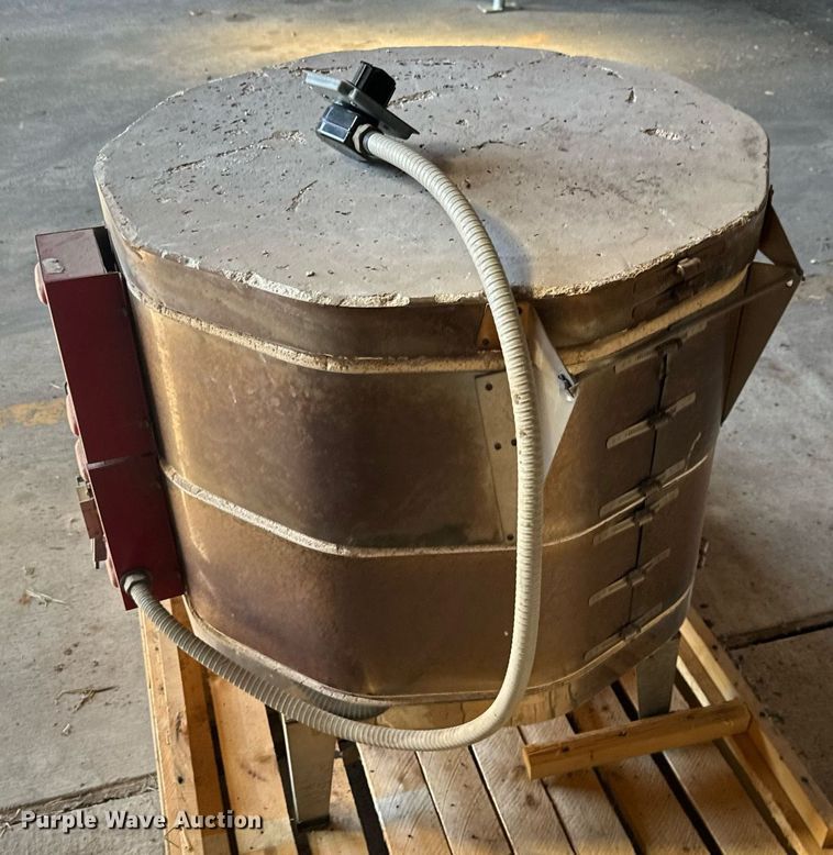 image for item DO1742 Skutt 230 electric kiln