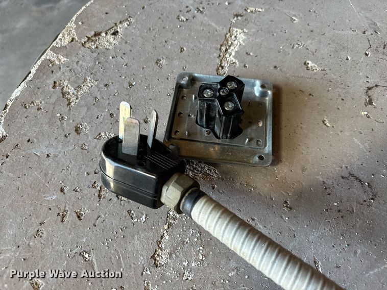 image for item DO1742 Skutt 230 electric kiln