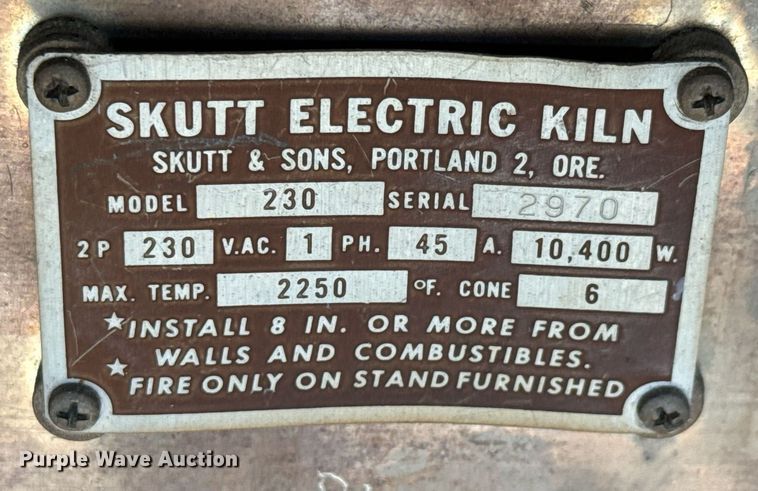 image for item DO1742 Skutt 230 electric kiln