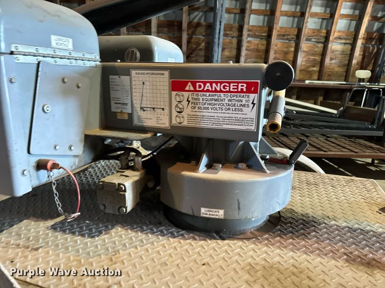 image for item DO1744 1997 Workforce  XLB-4232 boom lift