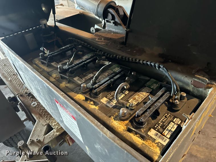 image for item DO1744 1997 Workforce  XLB-4232 boom lift