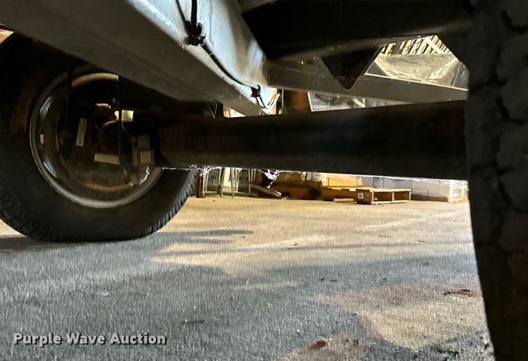 image for item DO1744 1997 Workforce  XLB-4232 boom lift