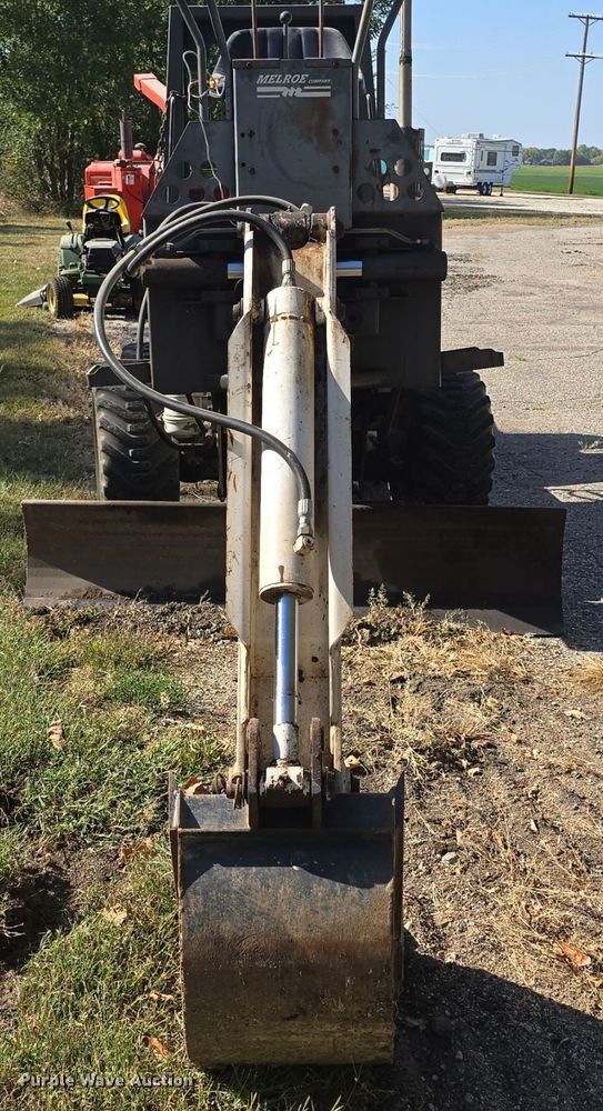 image for item DO7711 1989 Bobcat 3023 trencher