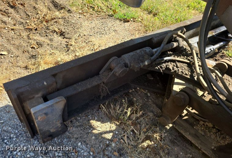 image for item DO7711 1989 Bobcat 3023 trencher