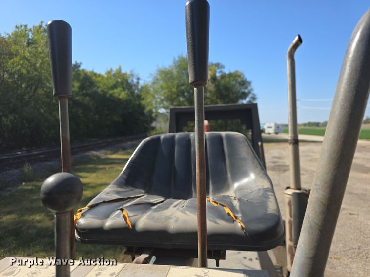 image for item DO7711 1989 Bobcat 3023 trencher