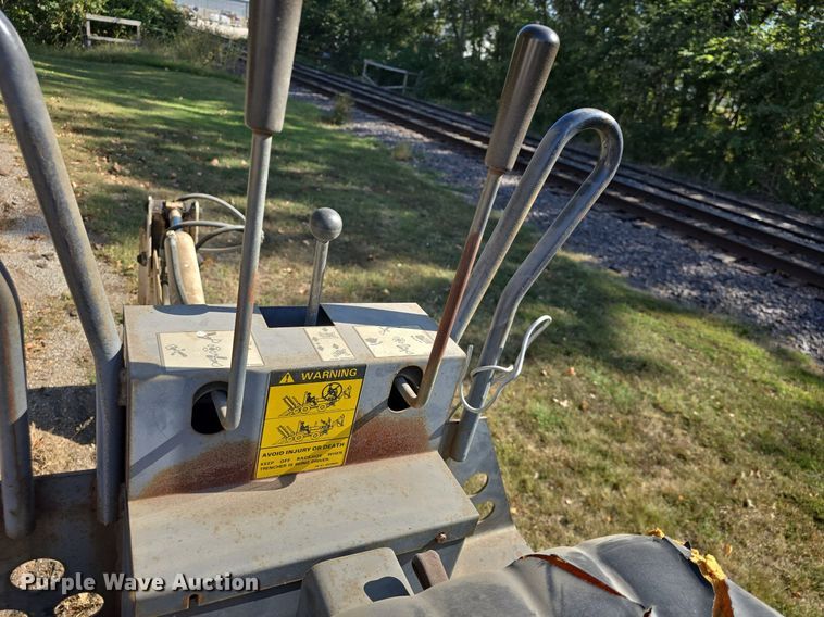 image for item DO7711 1989 Bobcat 3023 trencher