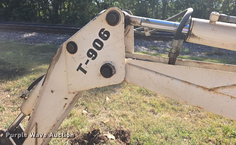 image for item DO7711 1989 Bobcat 3023 trencher