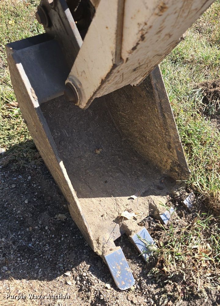 image for item DO7711 1989 Bobcat 3023 trencher
