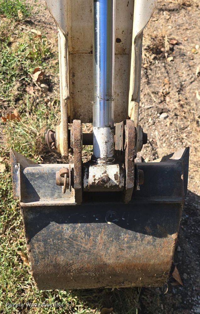 image for item DO7711 1989 Bobcat 3023 trencher