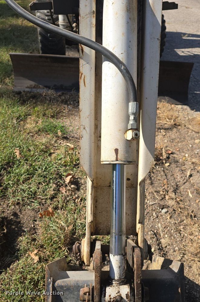 image for item DO7711 1989 Bobcat 3023 trencher