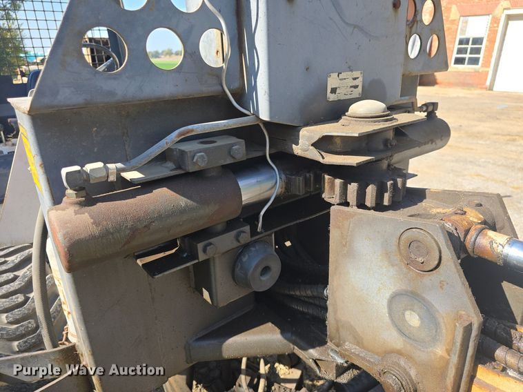 image for item DO7711 1989 Bobcat 3023 trencher